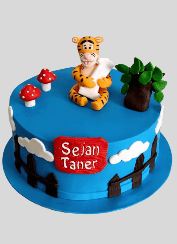 Inviting Tigger Cake