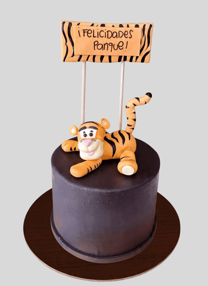 Nice Tigger Cake