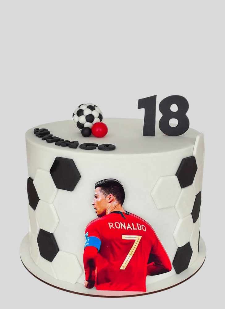 Fine Cristiano Ronaldo Cake