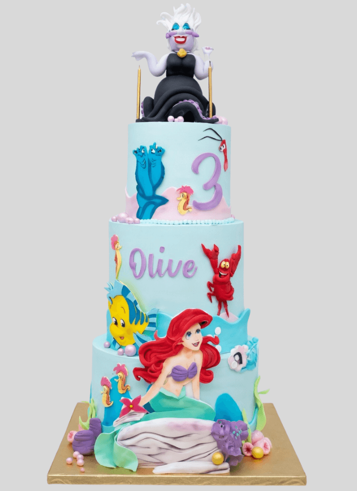 Elegant Ursula Cake