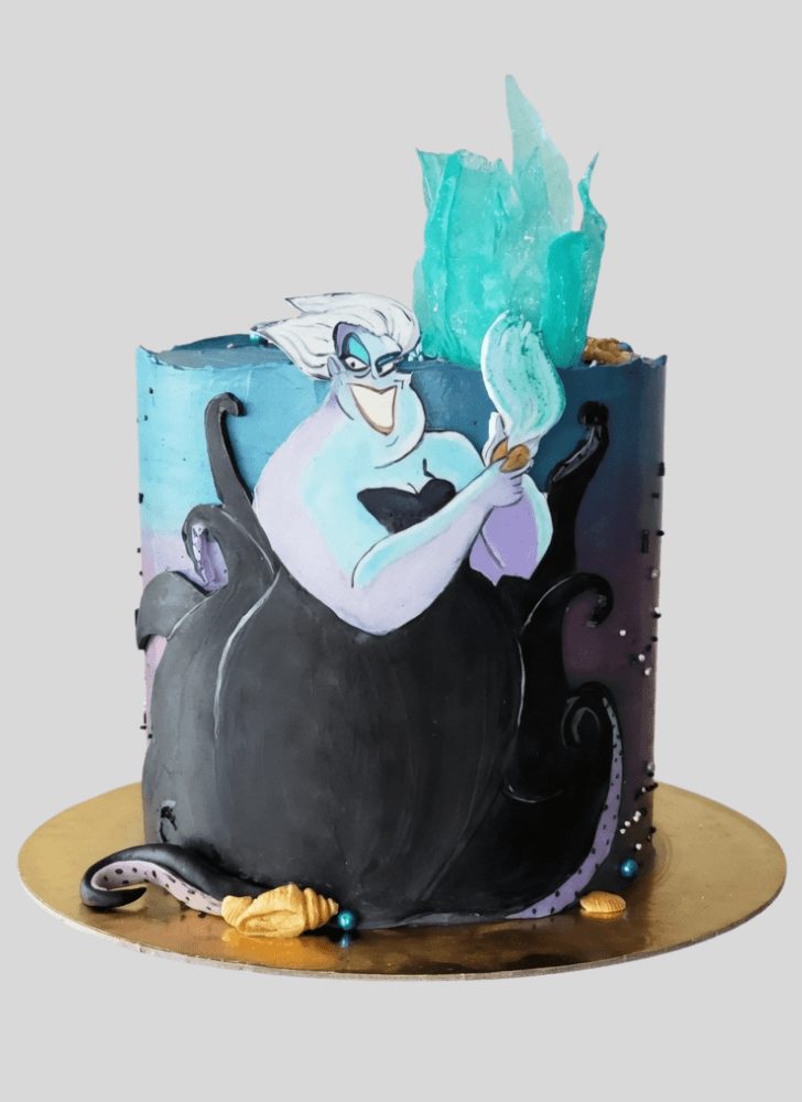 Exquisite Ursula Cake