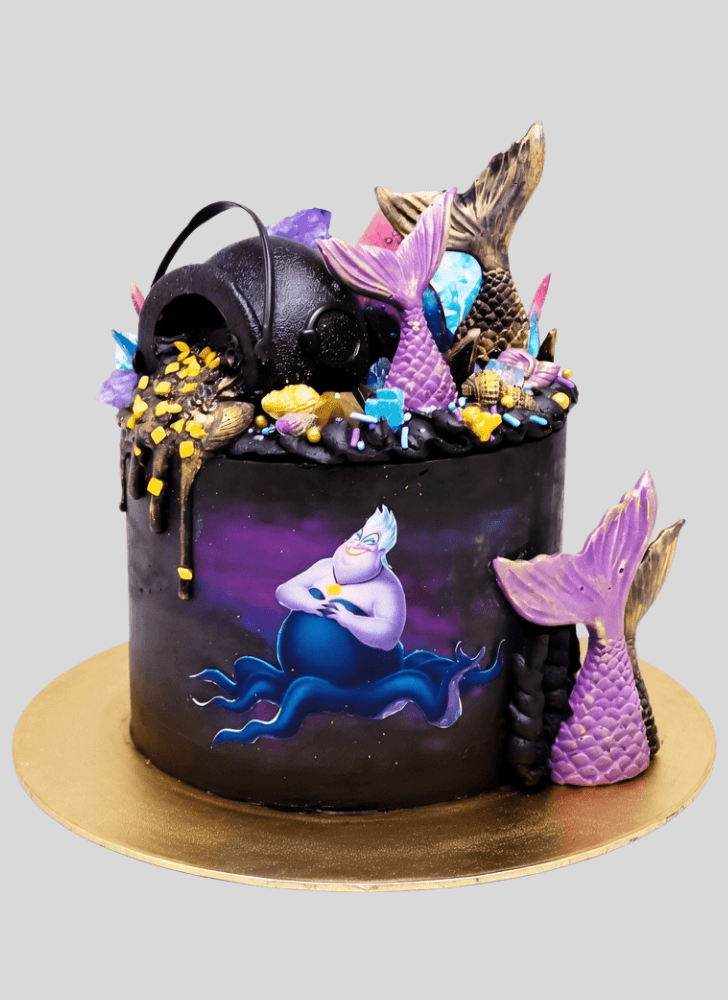 Graceful Ursula Cake