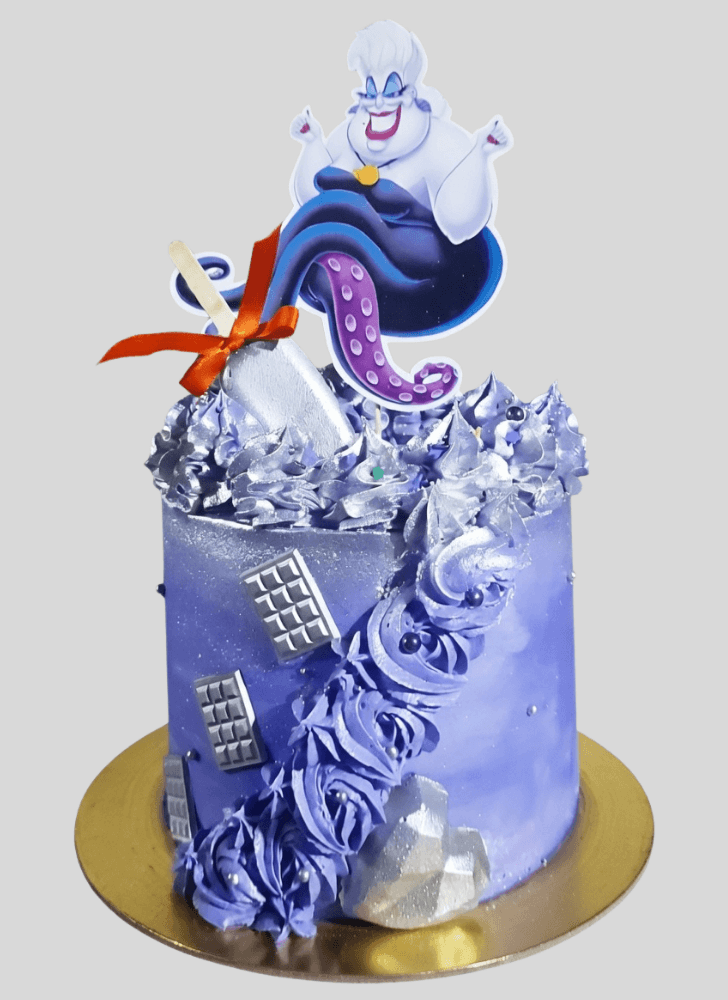 Slightly Ursula Cake
