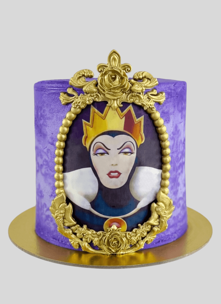 Admirable Evil Queen Cake Design