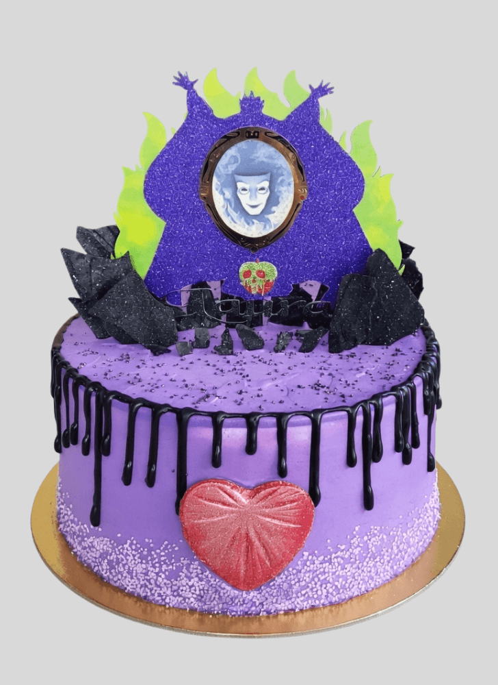 Pleasing Evil Queen Cake