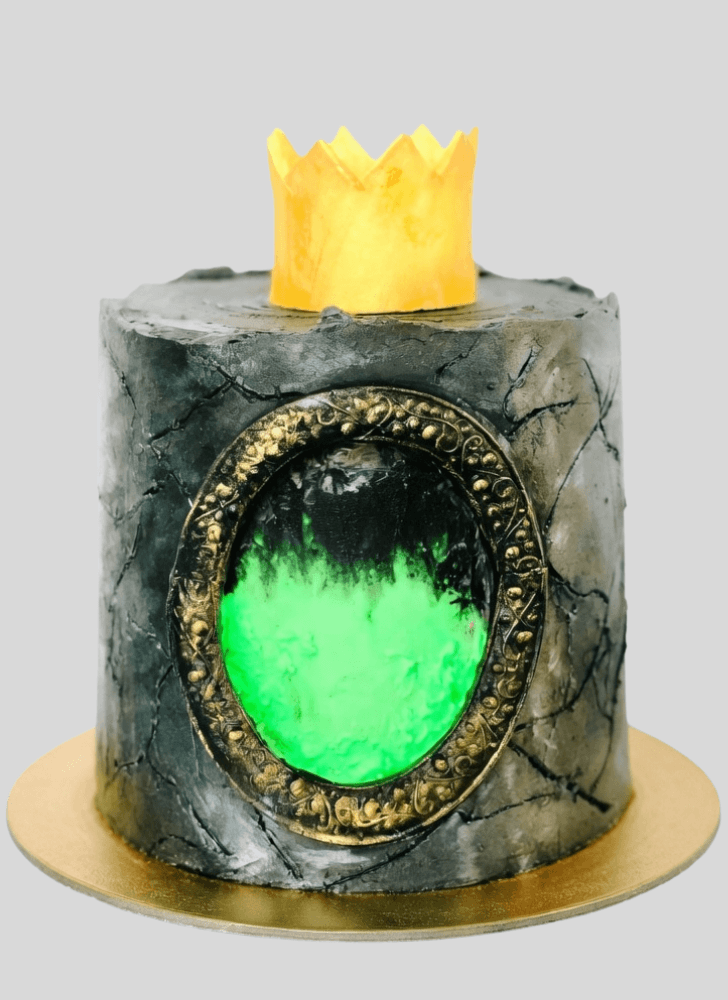 Resplendent Evil Queen Cake