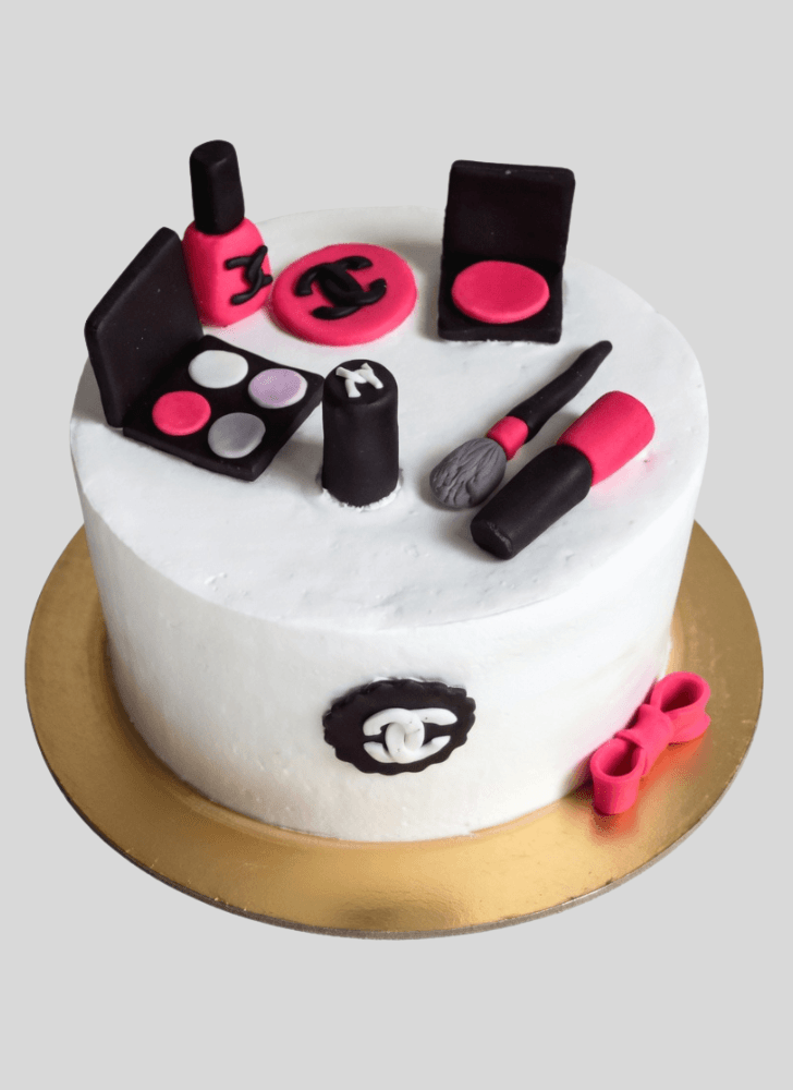 Delicate Makeup Cake