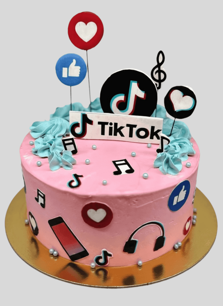 Splendid Tiktok Cake