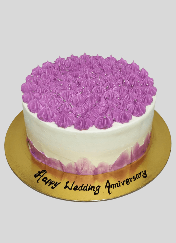 Beauteous Wedding Anniversary Cake
