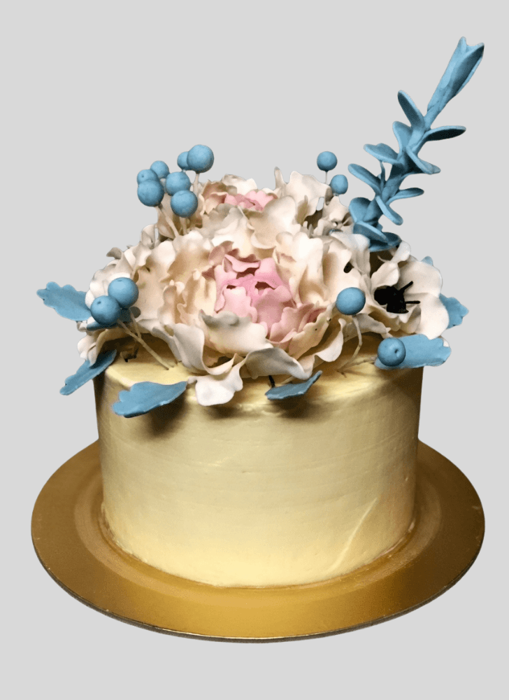 Radiant Wedding Anniversary Cake