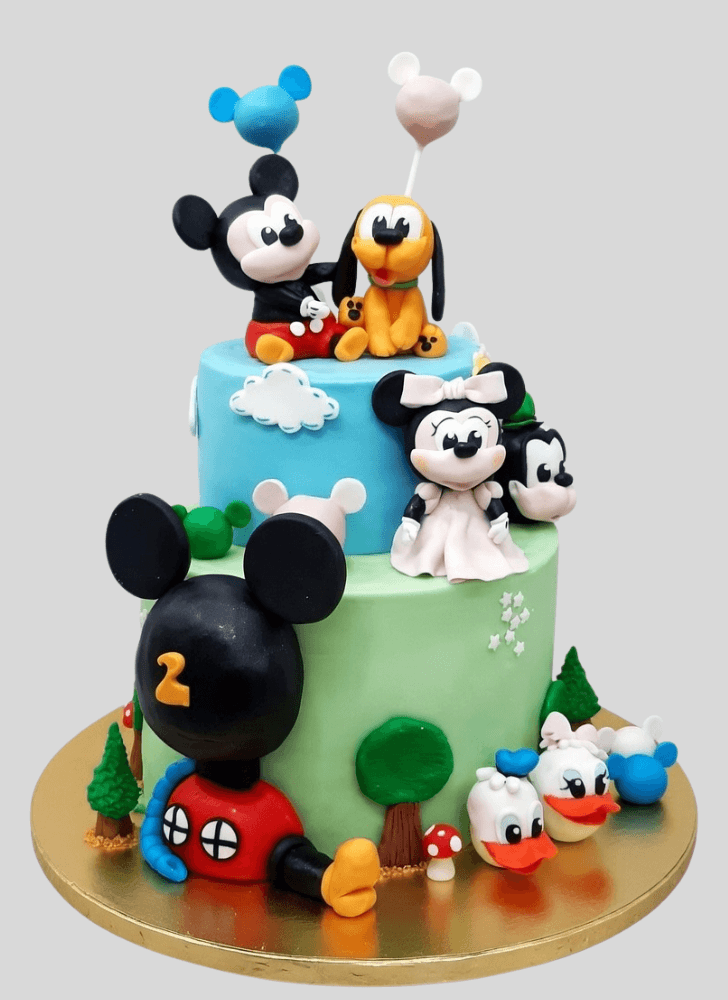 Beauteous Club House Cake