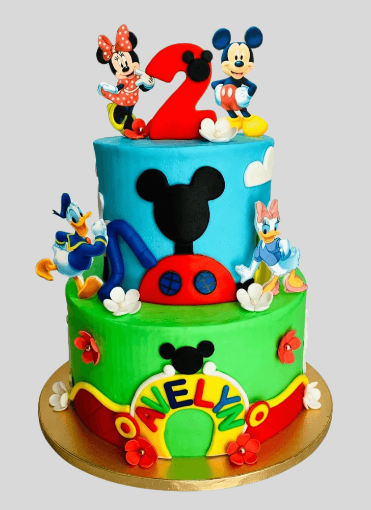 Inviting Club House Cake