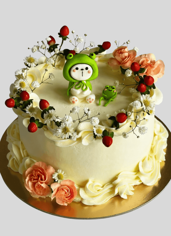 Shapely Lion King Cake