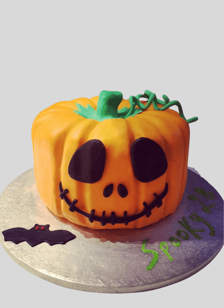 Comely Halloween Cake
