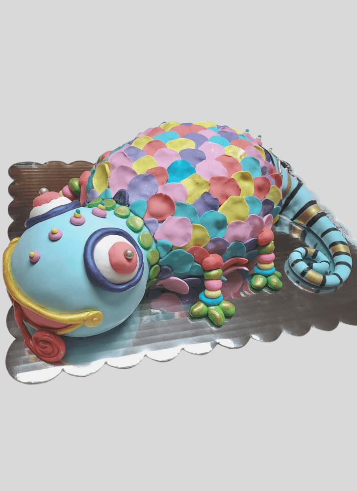 Appealing Chameleon Cake