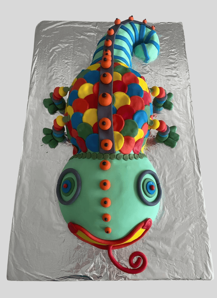 Graceful Chameleon Cake