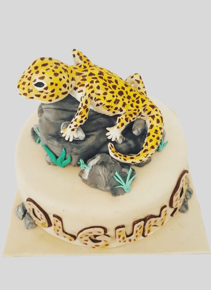 Alluring Gecko Cake