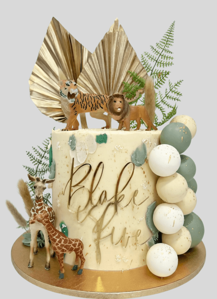 Shapely Palm Cake