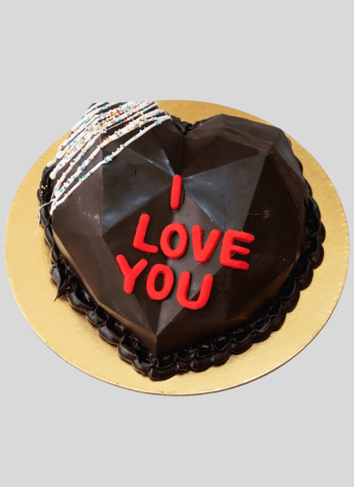 Lovely Pinata Cake Design