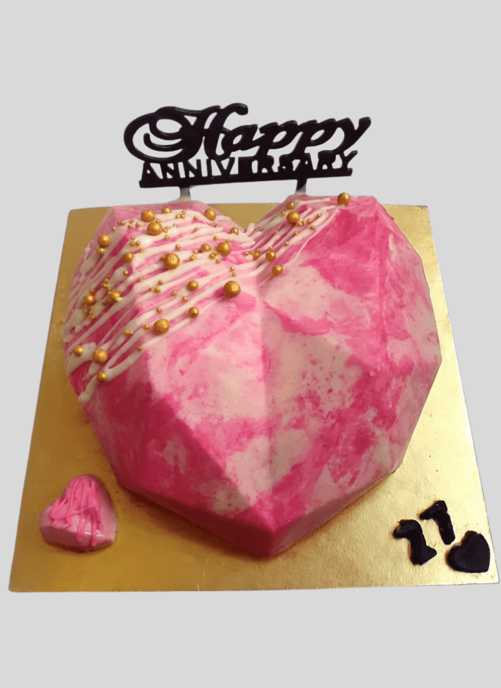 Nice Pinata Cake