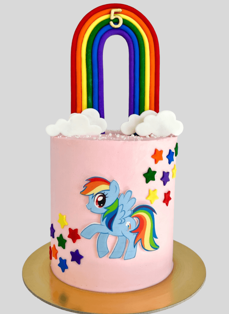 Inviting Rainbow Dash Cake