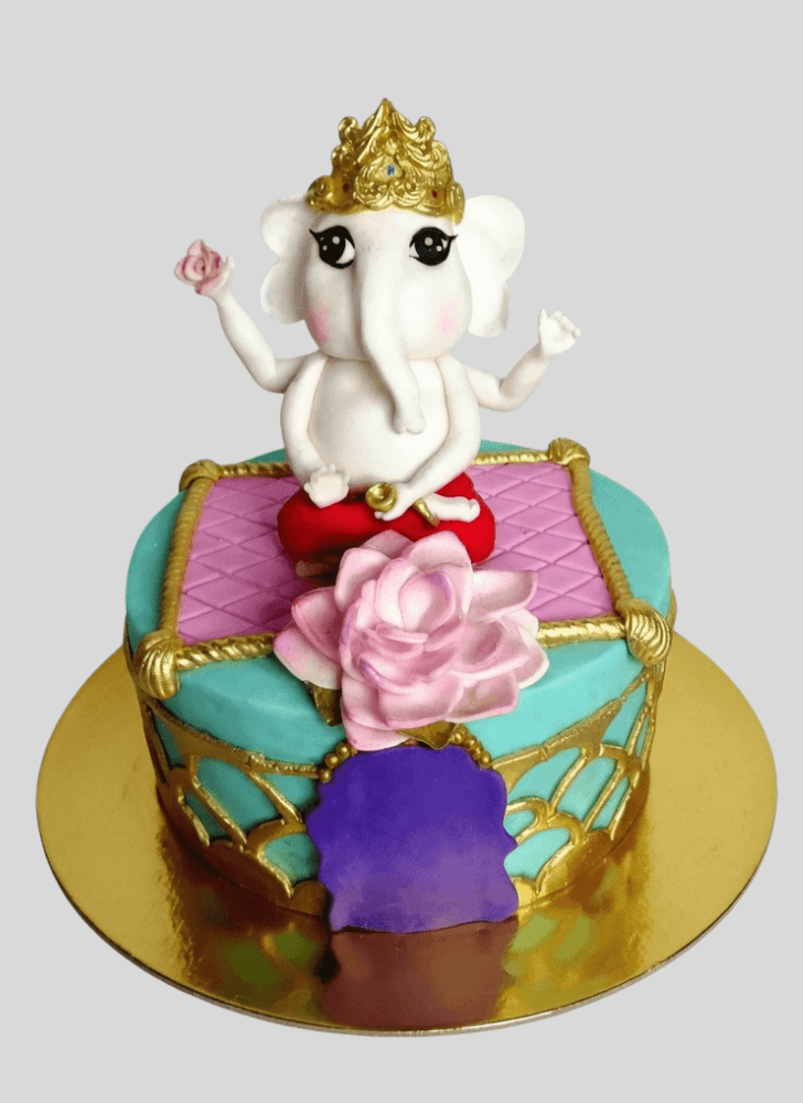 Comely Ganpati Cake
