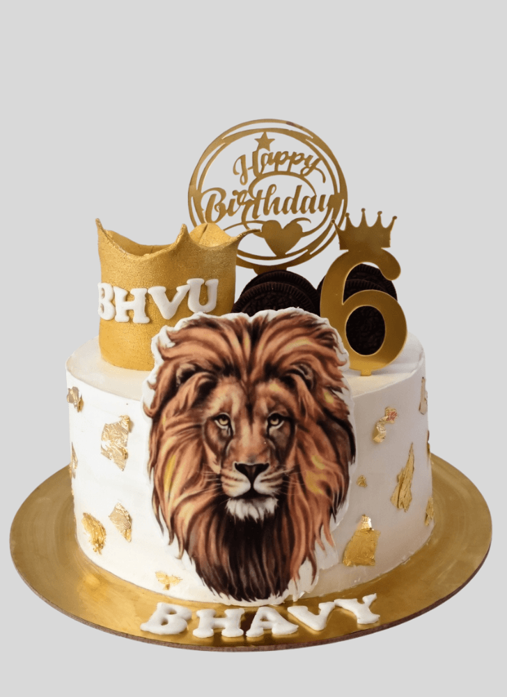 Fascinating Crown Cake
