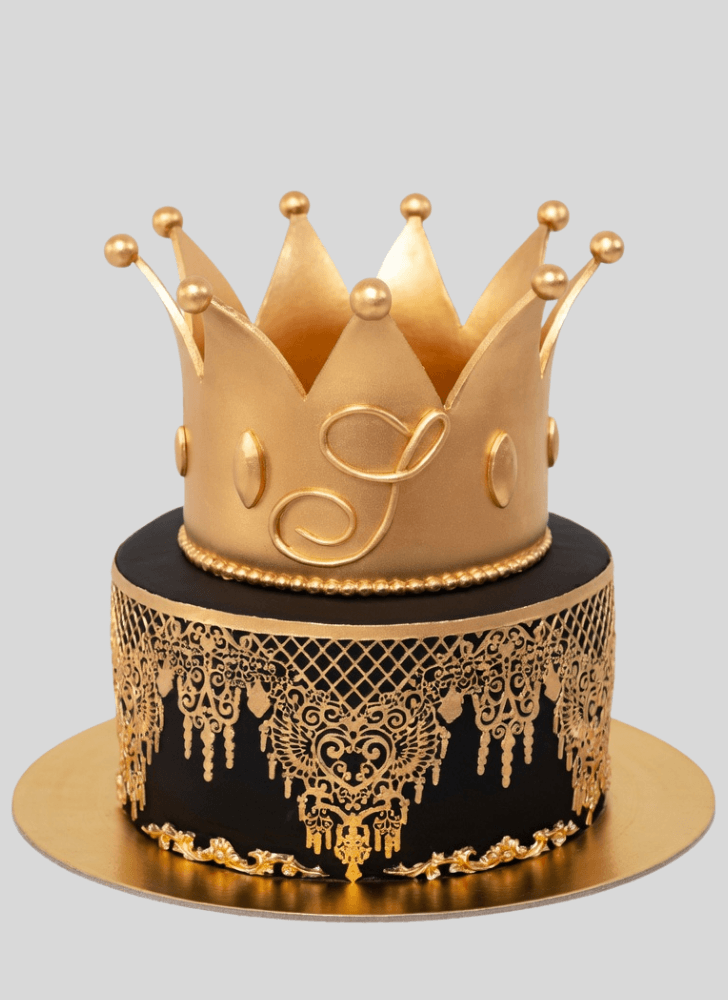 Appealing King Crown Cake
