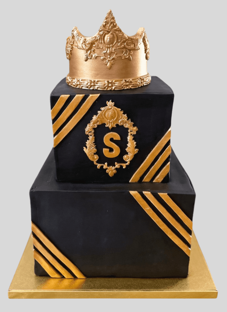 Enticing King Crown Cake
