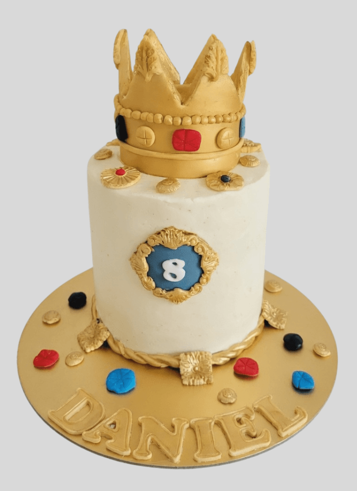 Fetching King Crown Cake