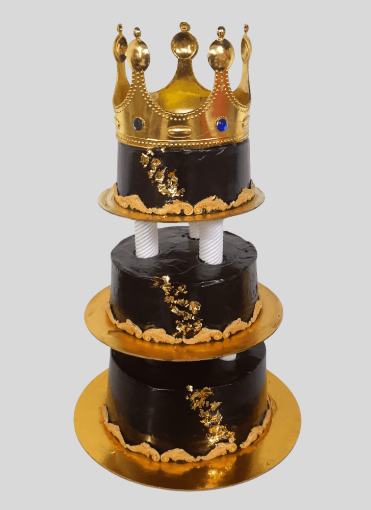 Inviting King Crown Cake