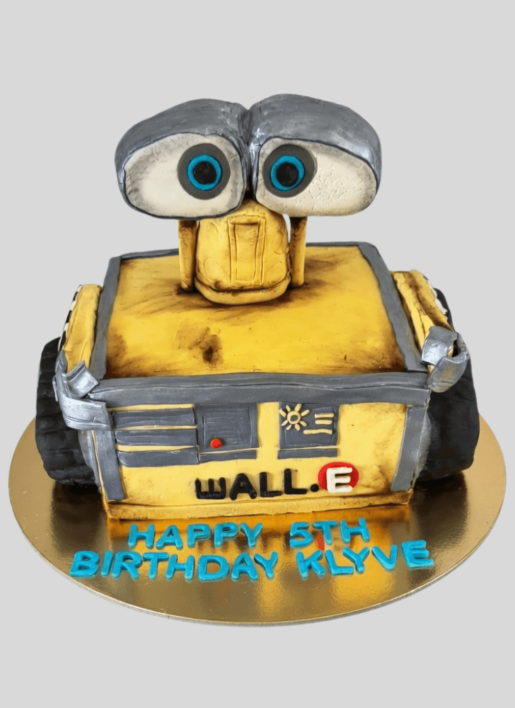 Appealing Wall-E Cake