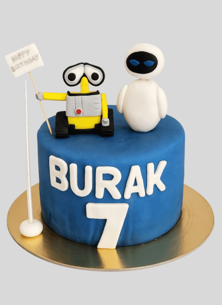 Captivating Wall-E Cake