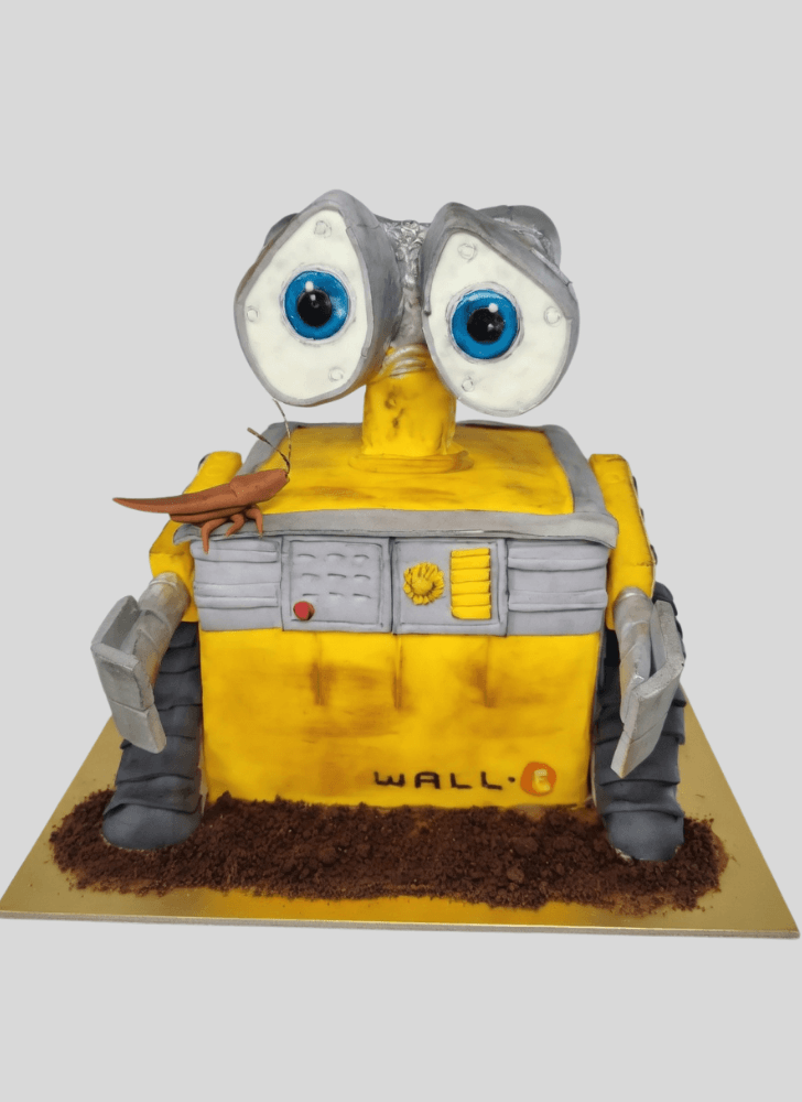 Pleasing Wall-E Cake