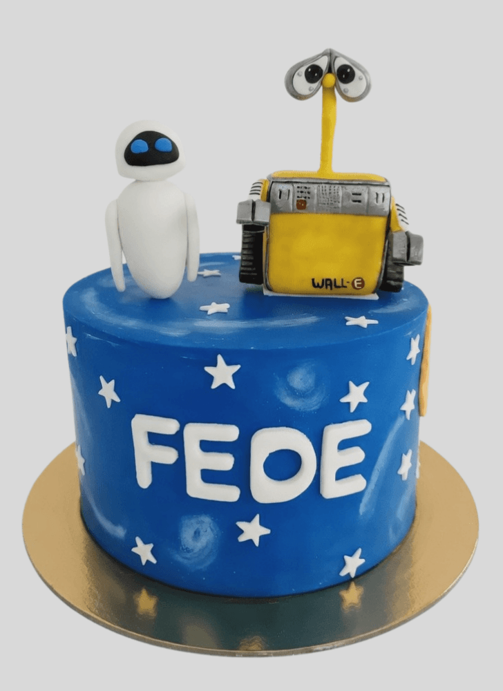 Slightly Wall-E Cake
