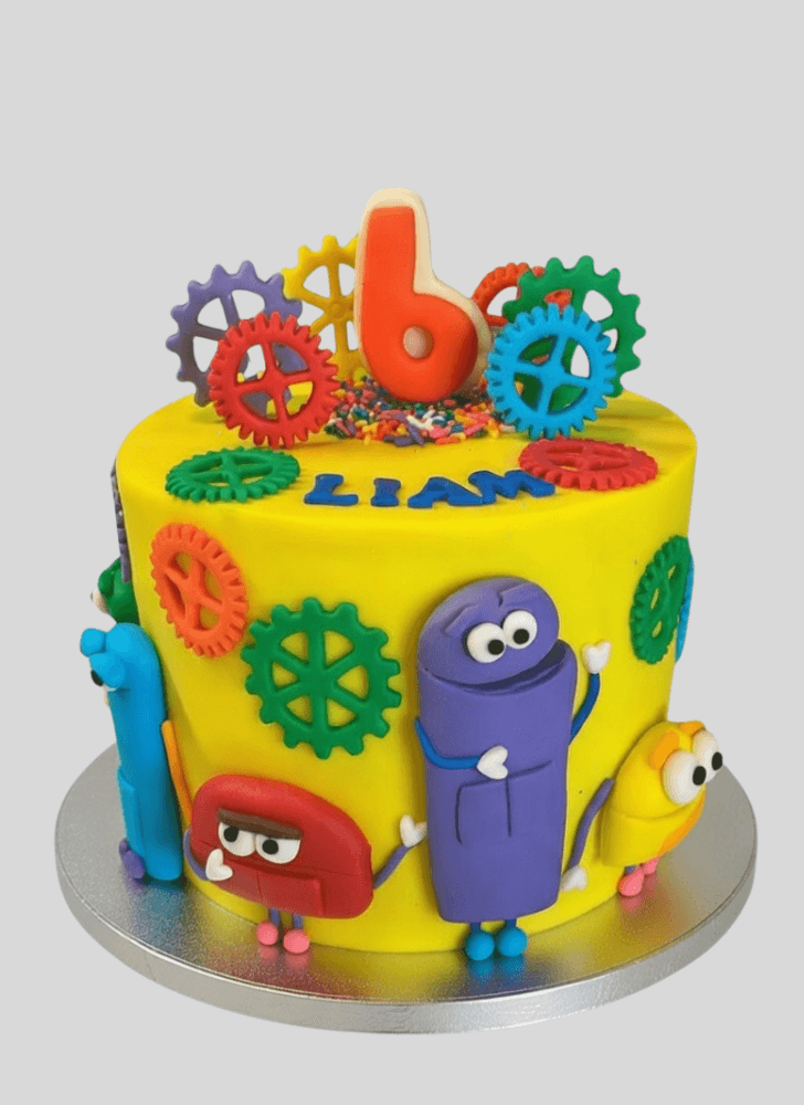 Enticing Storybots Cake