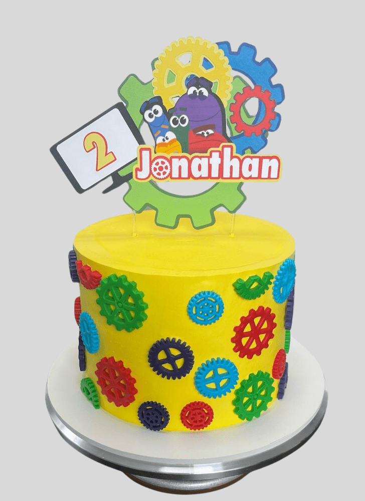 Pretty Storybots Cake