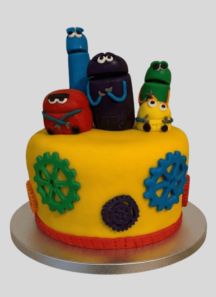 Refined Storybots Cake