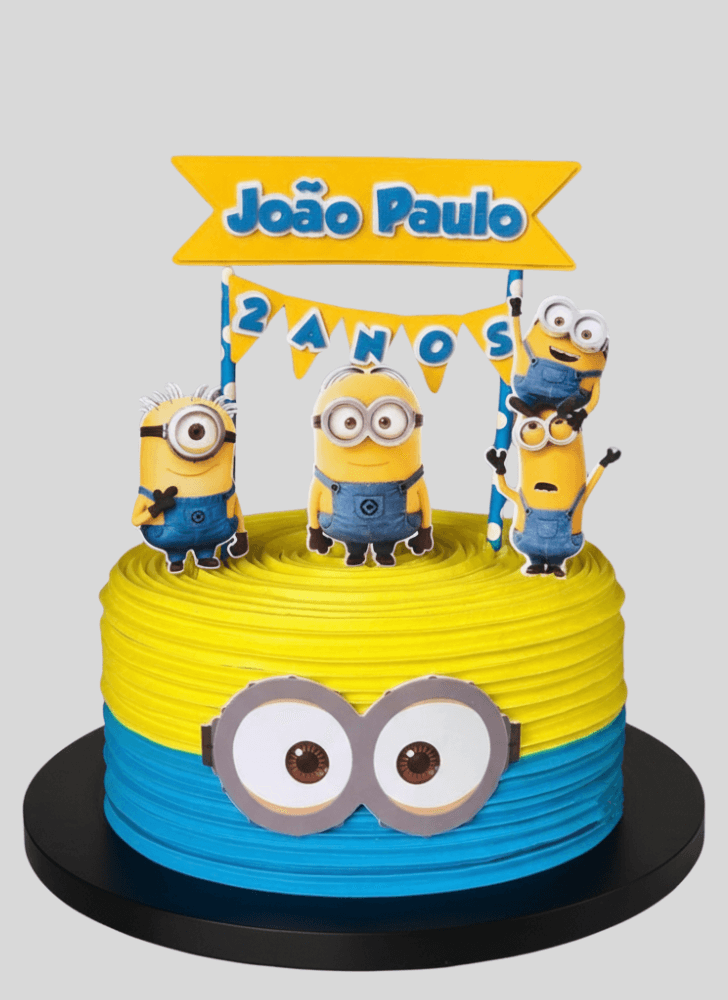 Inviting Despicable Me Cake