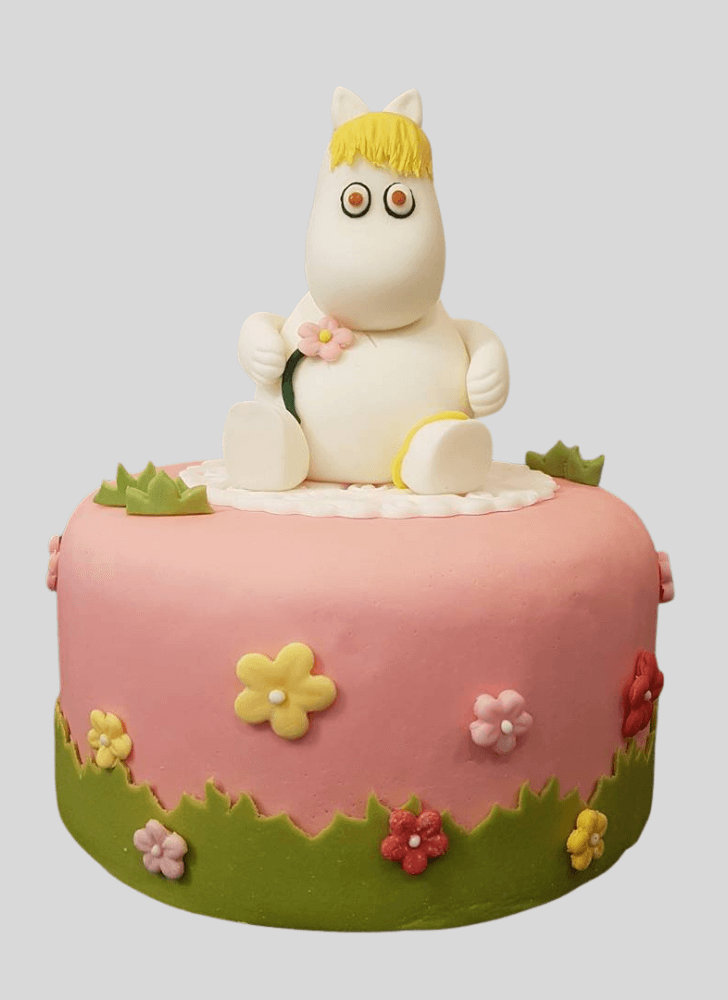 Graceful Moomin Cake