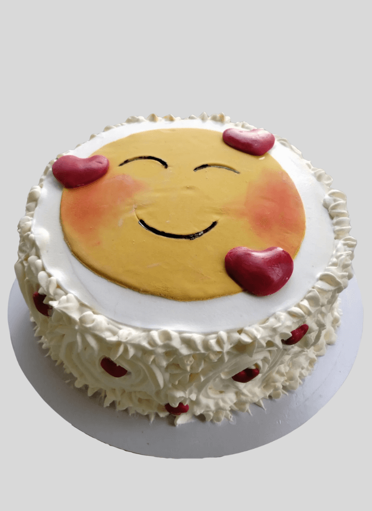 Mesmeric Emoji Cake