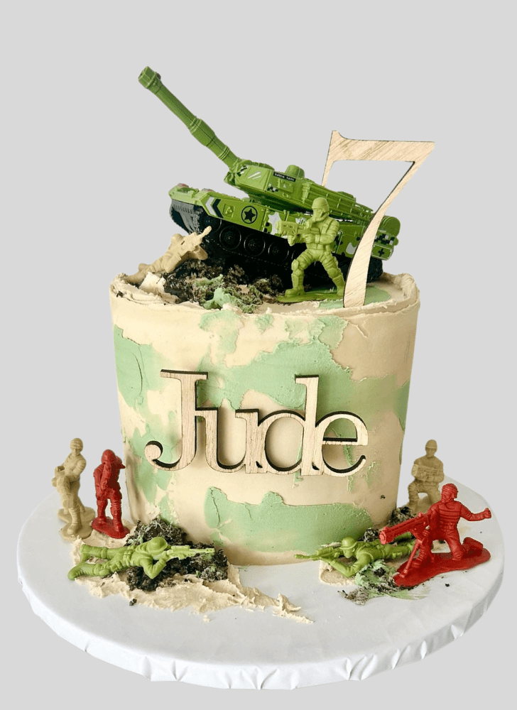 Resplendent Army Cake