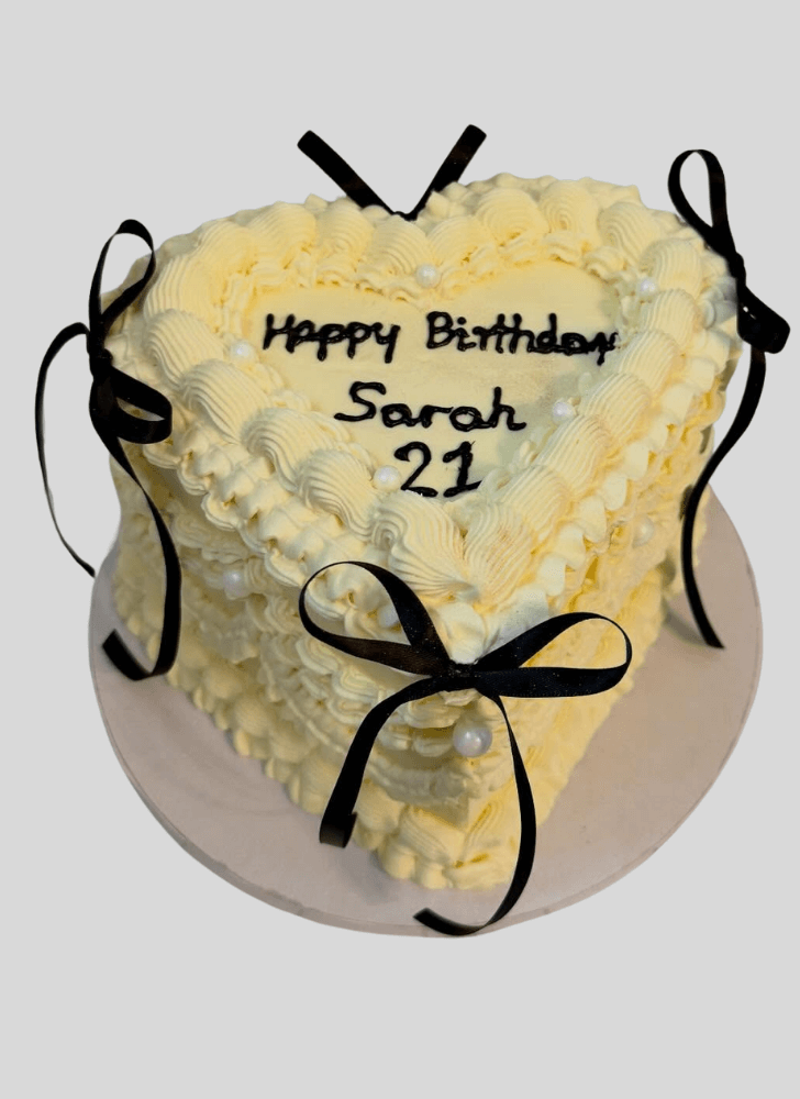 Admirable Lambeth Cake Design