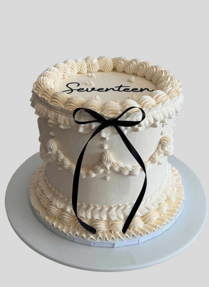 Exquisite Lambeth Cake
