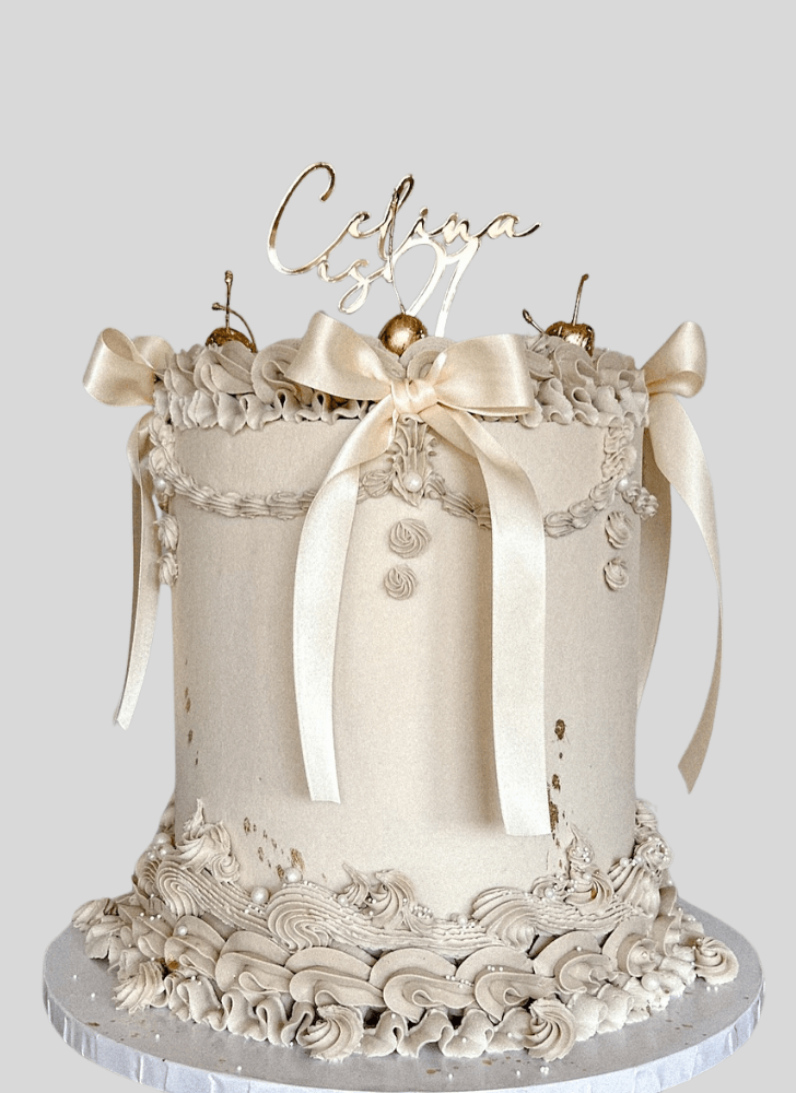 Pretty Lambeth Cake
