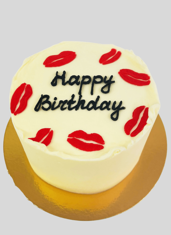 Enthralling Lips Cake