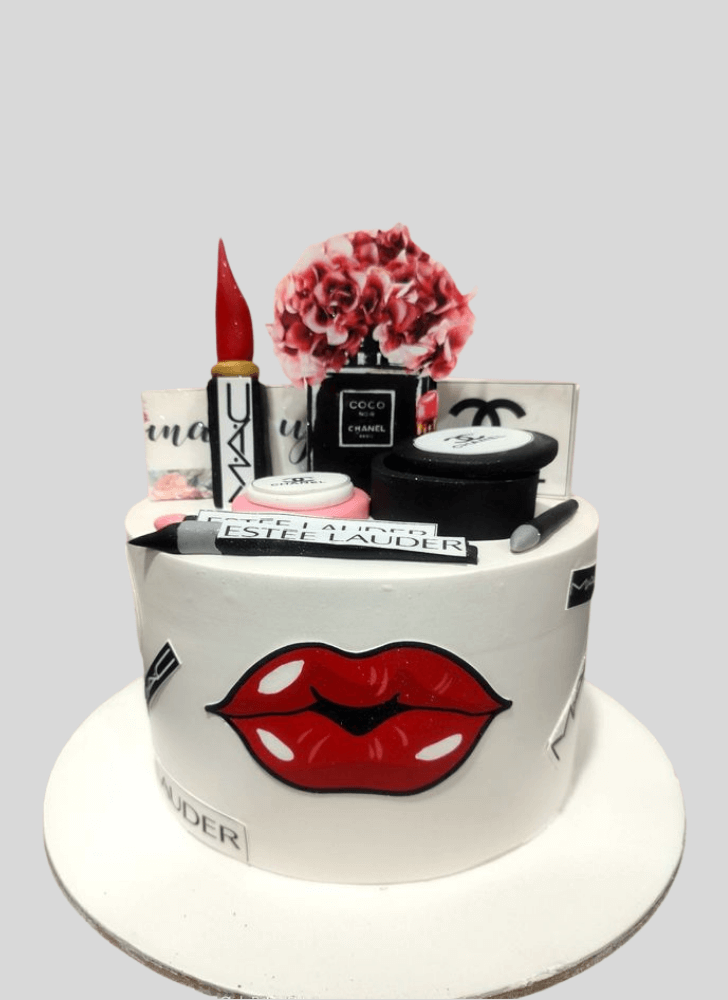 Superb Lips Cake