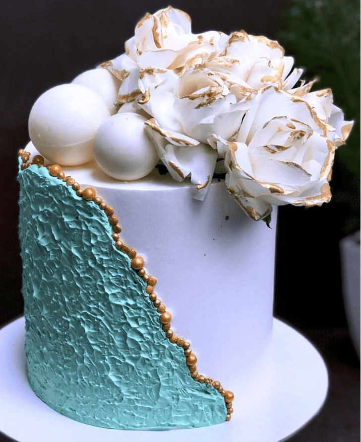 Appealing White Cake