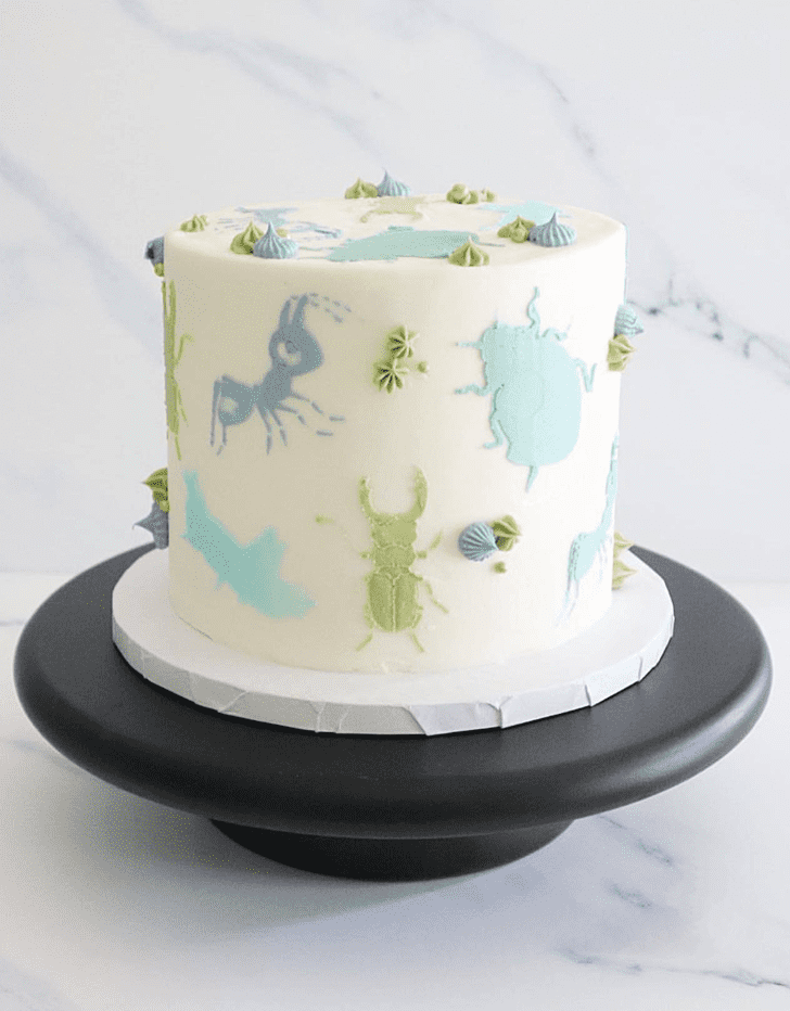 Splendid A Bug's Life Cake