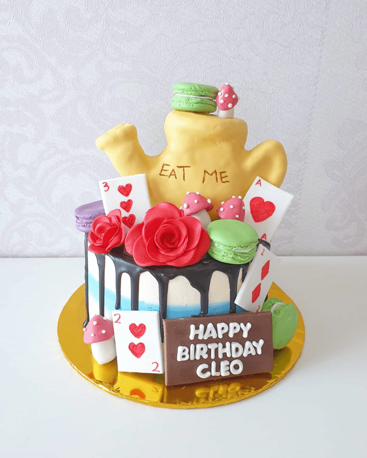 Cute Alice in Wonderland Cake